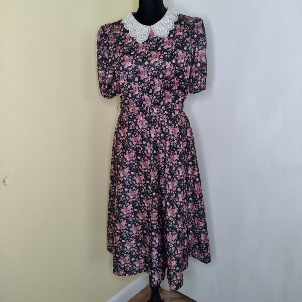Vintage floral pattern dress